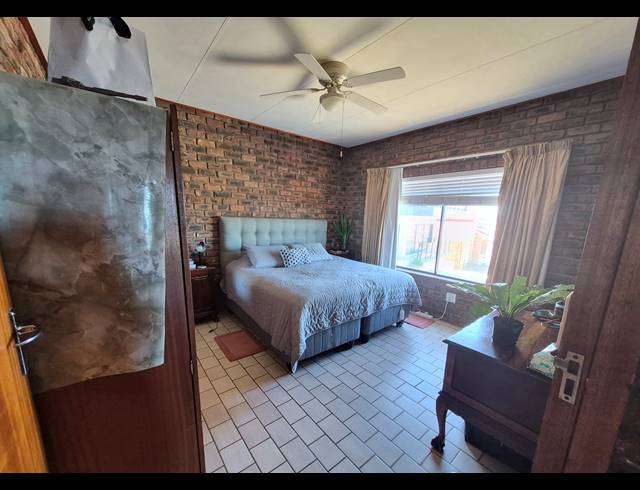 5 BEDROOM HOUSE FOR SALE IN DANA BAY